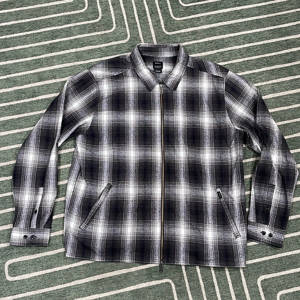 RVCA xxl light jacket.